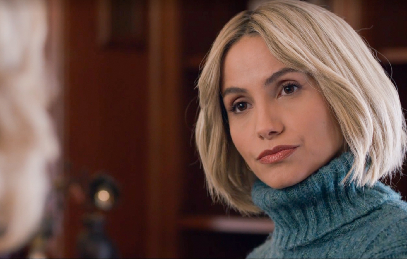 Η Μαρίνα εισβάλλει στο σπίτι του Άγη και της Μάγιας σε έξαλλη κατάσταση