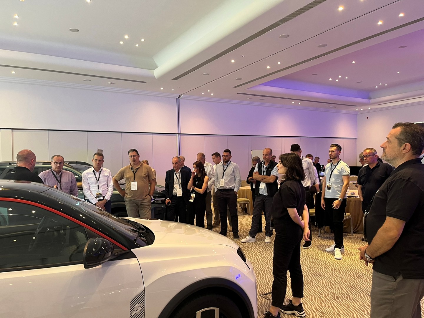 Renault και Dacia: Το δίκτυο πωλήσεων εκπαιδεύεται Renault και Dacia: Το δίκτυο πωλήσεων εκπαιδεύεται