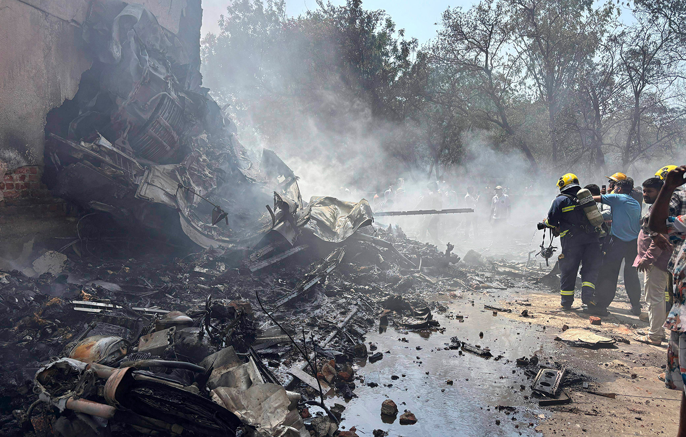 Η στιγμή της συντριβής αεροσκάφους της Air India με 242 επιβαίνοντες, είχε προορισμό το Λονδίνο