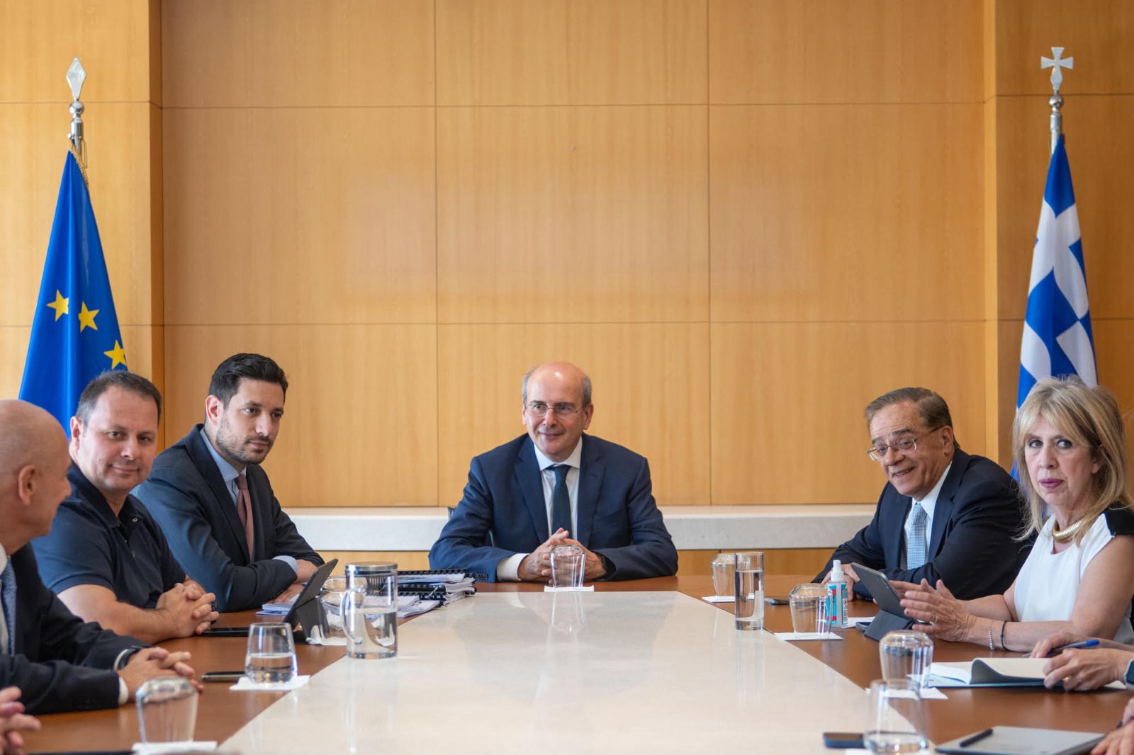 Δωρεά 14,5 εκατ. ευρώ από τις 4 συστημικές τράπεζες για την αποκατάσταση του σιδηροδρομικού δικτύου στη Θεσσαλία