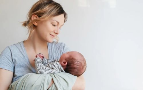 Είναι αλήθεια ότι χρειάζονται 2 χρόνια για να συνέλθεις μετά τη γέννα;