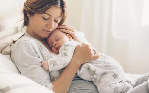 Άυπνη μετά τη γέννα; Μια απλή λύση που κάνει θαύματα