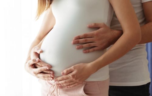 Υπάρχει πράγματι αυτό που λέμε «η καλύτερη ηλικία για να μείνεις έγκυος»;