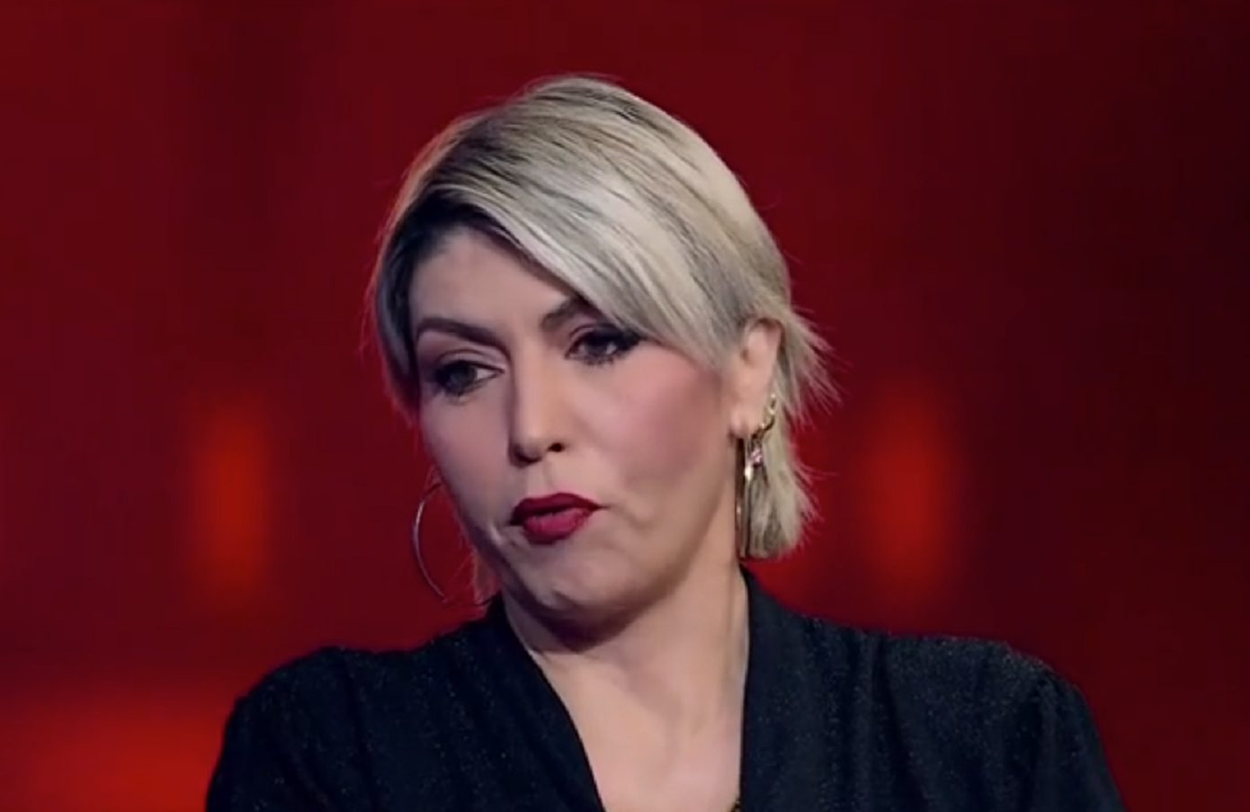 The Chase: Παίκτης φλέρταρε τη «Γυναίκα με τα Μαύρα» &#8211; «Πρόλαβε άλλος»