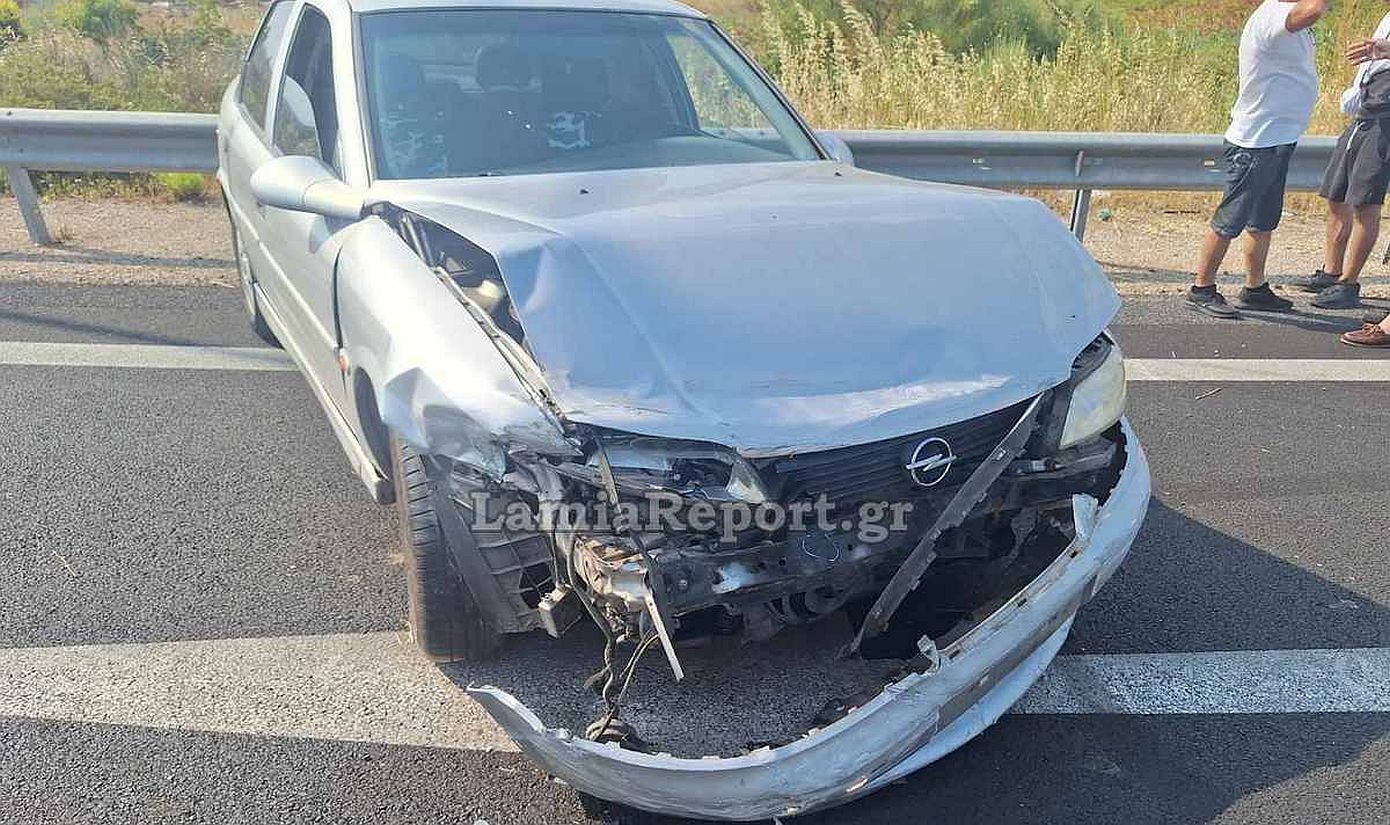 Τροχαίο στον ΠΑΘΕ στην είσοδο της Λαμίας &#8211; Αυτοκίνητο εξετράπη της πορείας του και χτύπησε στα κιγκλιδώματα