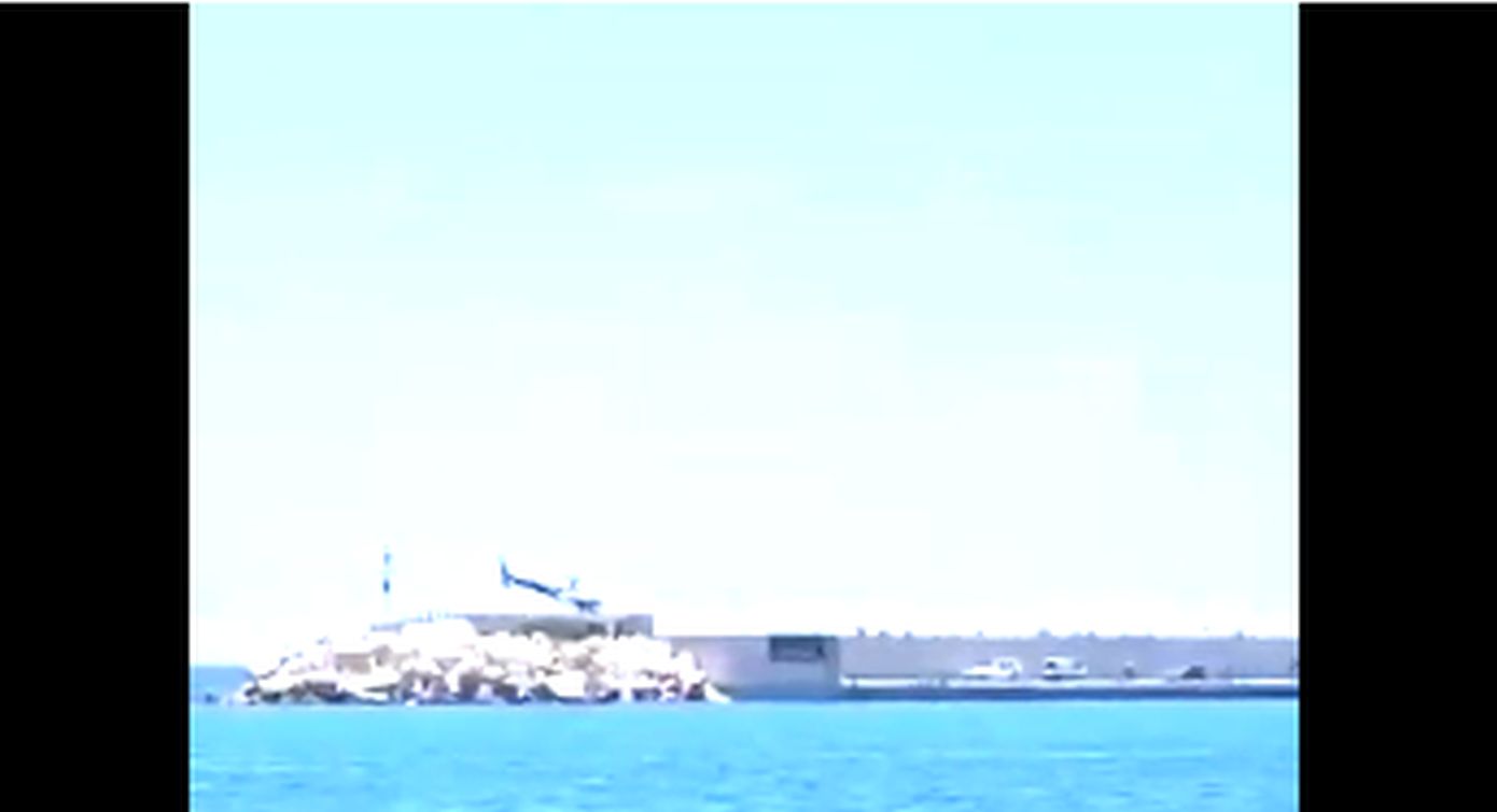 Πτώση ελικοπτέρου στη θάλασσα στη Βουλιαγμένη, σώοι και οι 5 επιβαίνοντες &#8211; Δείτε βίντεο