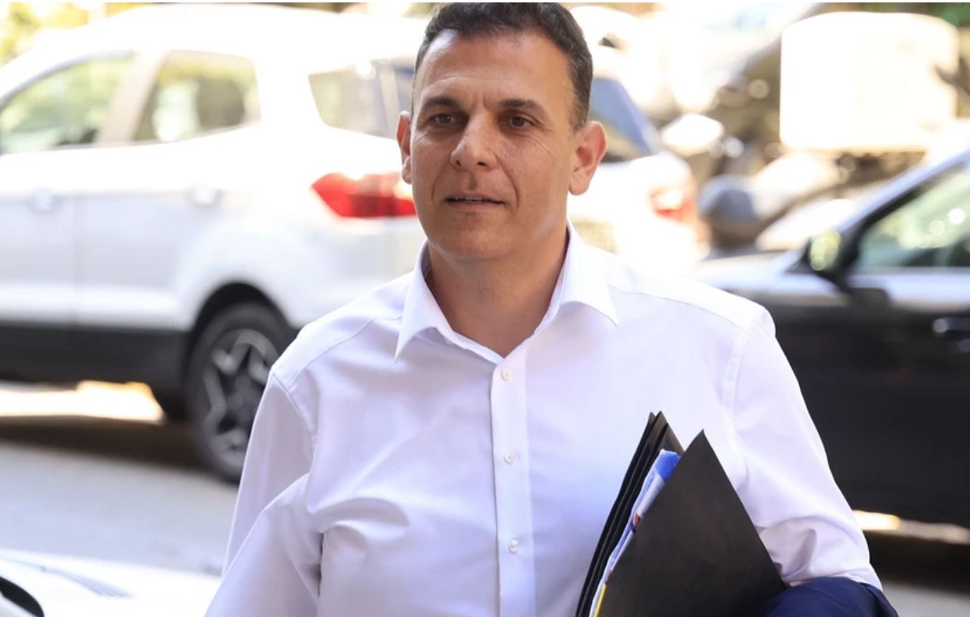 Πυρά Καραμέρου σε Μητσοτάκη: Αφασία στην έκρηξη στη Μέση Ανατολή με την εμπλοκή των ΗΠΑ στον πόλεμο