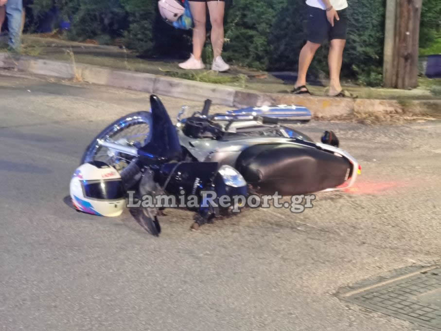 Σοβαρό τροχαίο στη Λαμία: Μηχανάκι «καρφώθηκε» σε τζιπ – Διασωληνώθηκε ένας 16χρονος