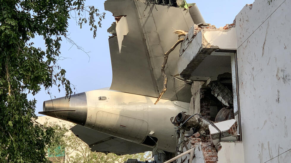 Στους 260 οι νεκροί σύμφωνα με την αστυνομία &#8211; Όλα τα σενάρια για την μοιραία πτώση του αεροσκάφους είναι ανοιχτά