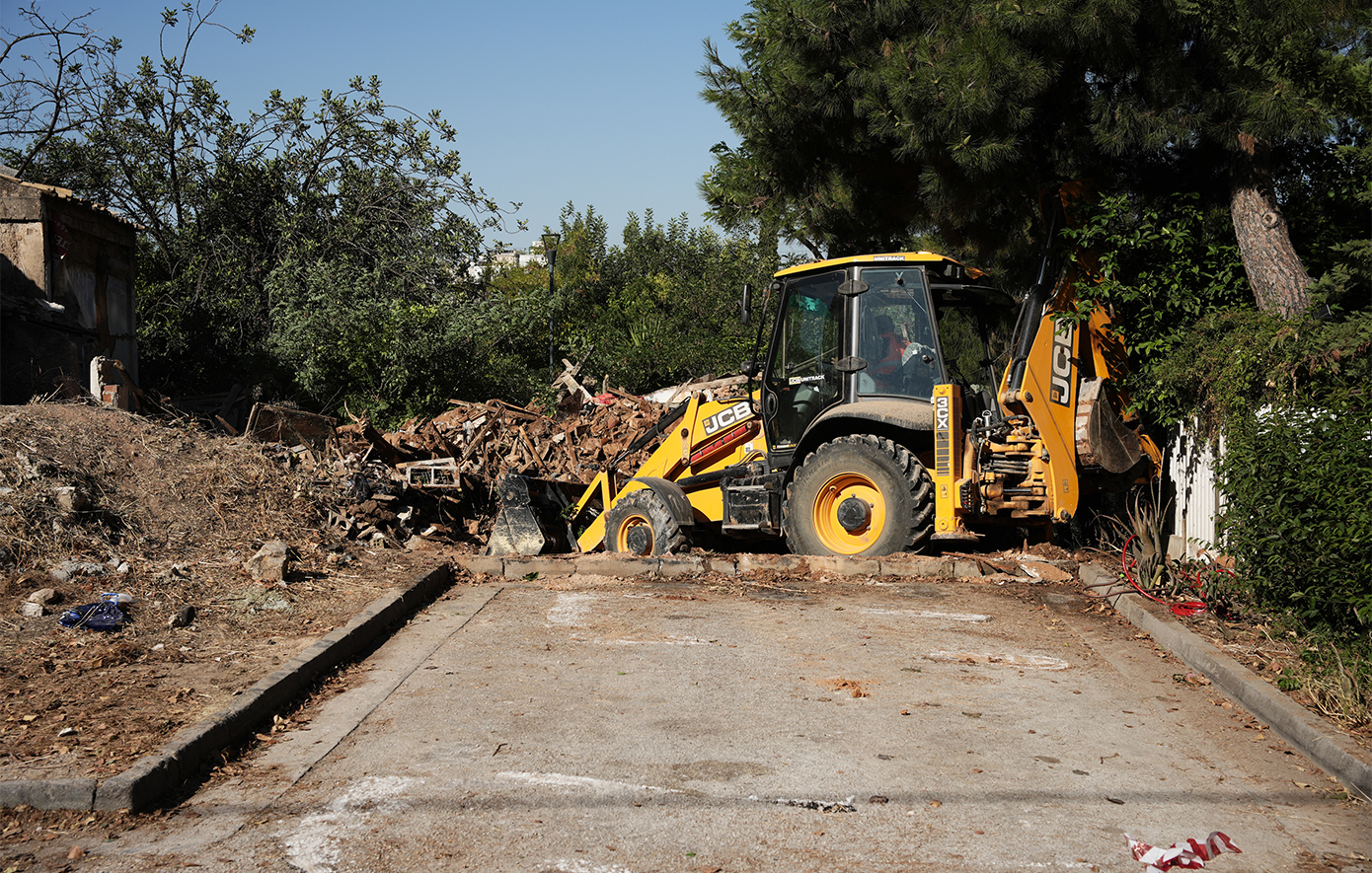 Ξεκίνησαν οι κατεδαφίσεις 70 επικίνδυνων κτισμάτων στην Αθήνα – Οι 21 περιοχές όπου βρίσκονται