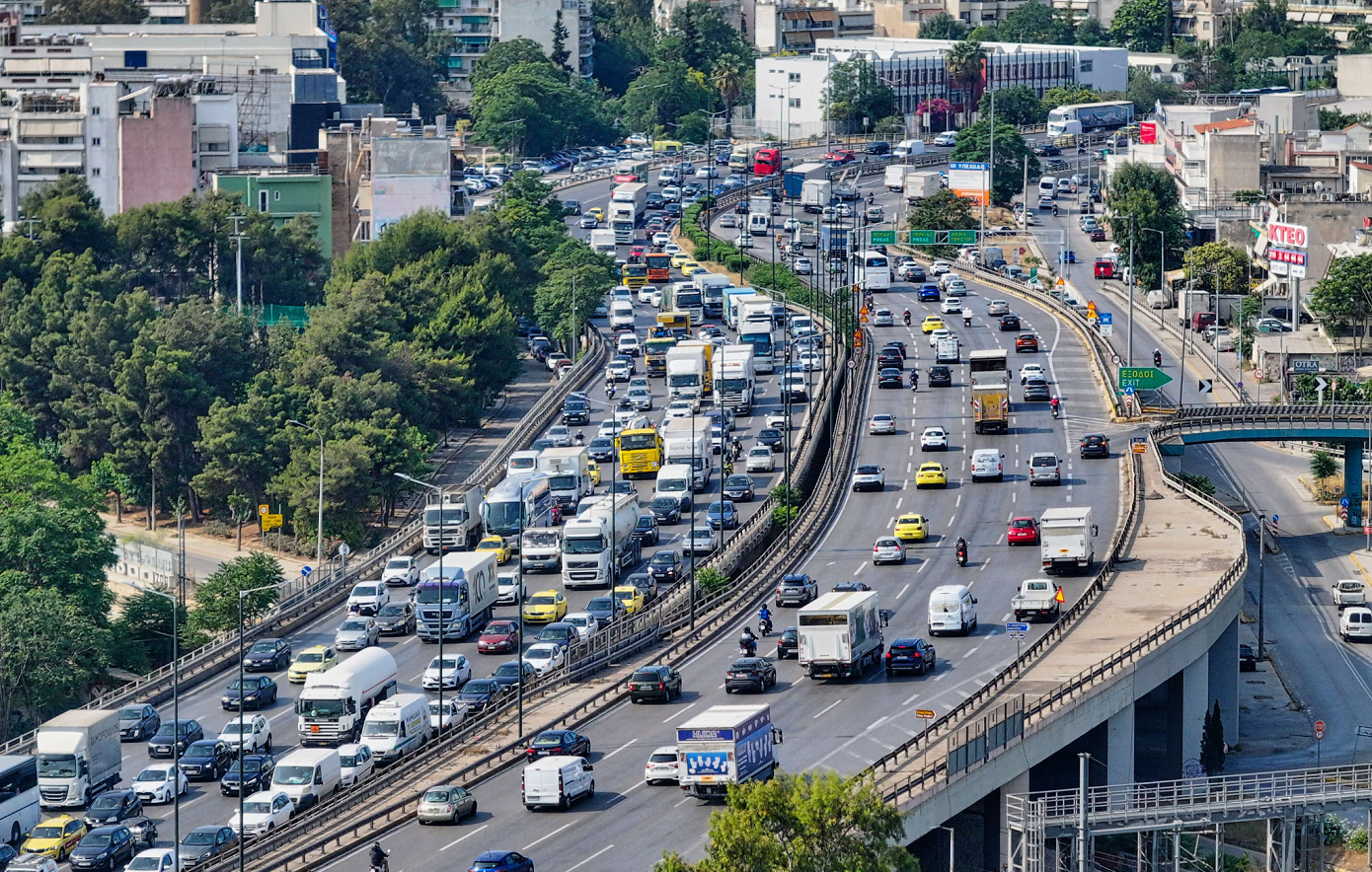 Κίνηση τώρα: Χάρτης με τους «κόκκινους» δρόμους &#8211; Κορυφώνεται η έξοδος για το τριήμερο του Αγίου Πνεύματος