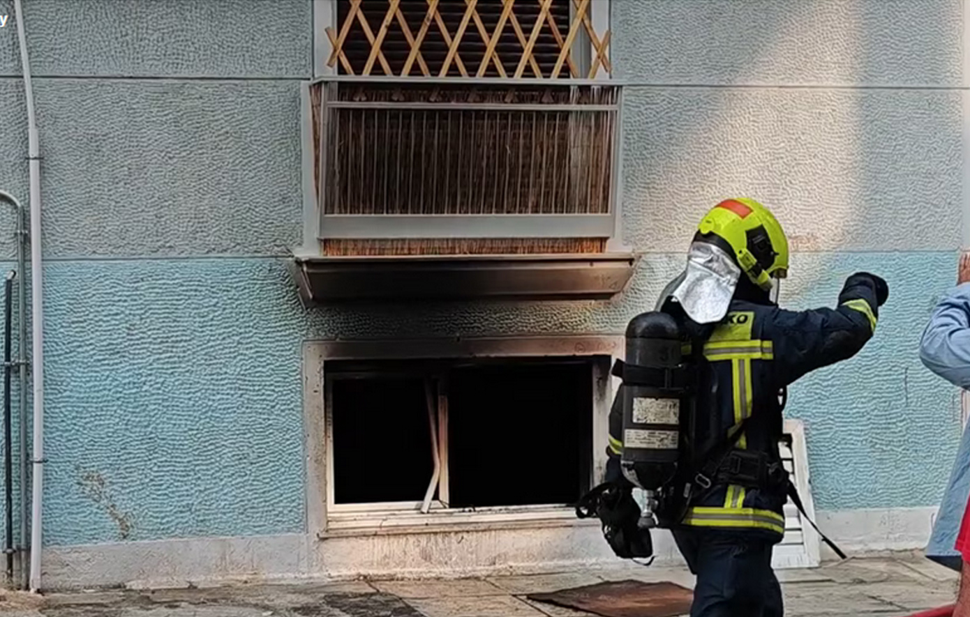 Κάηκε ολοσχερώς διαμέρισμα στον Κολωνό