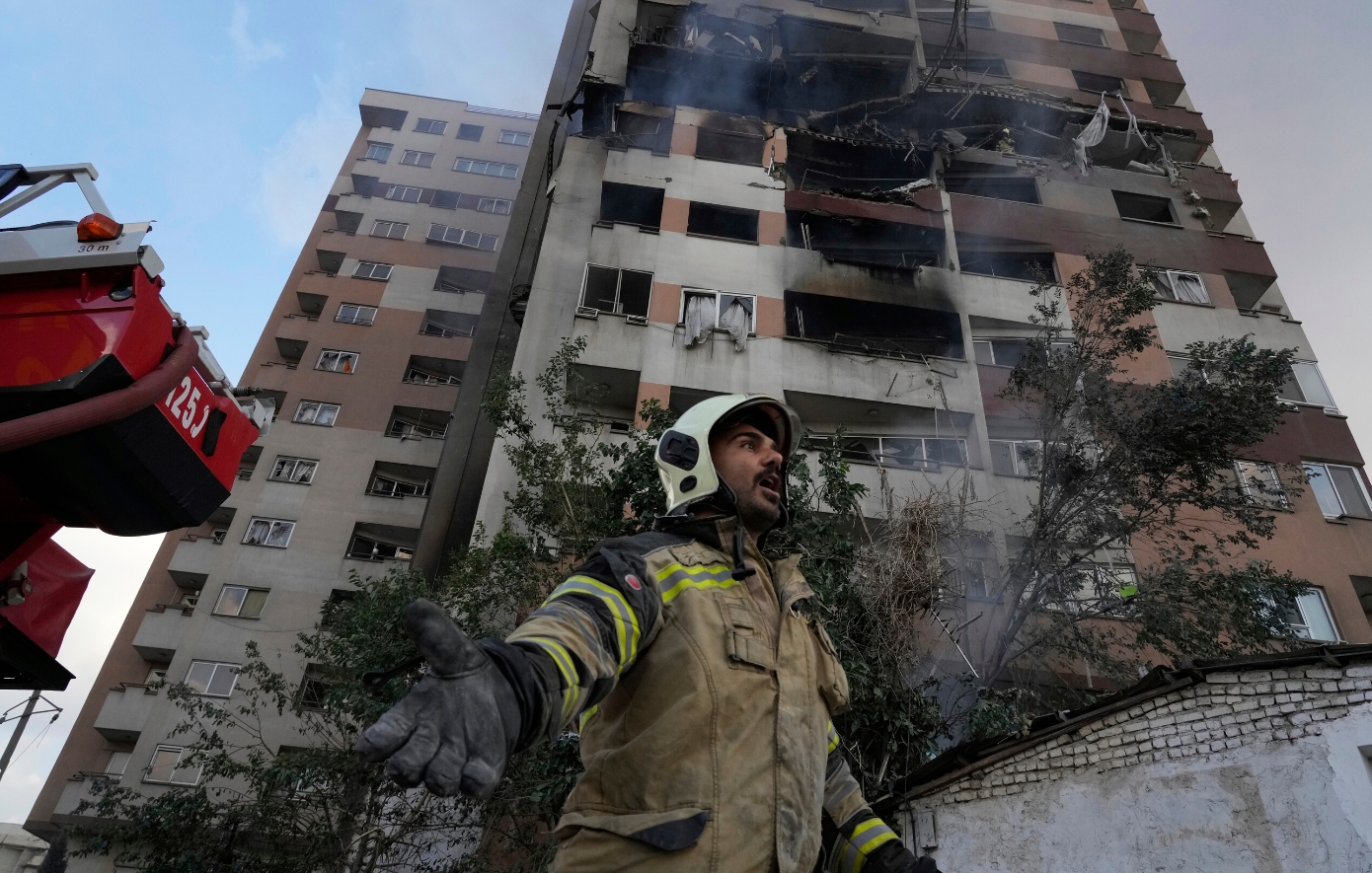 Το Ισραήλ επιτέθηκε στο Ιράν: Λεπτό προς λεπτό οι εξελίξεις