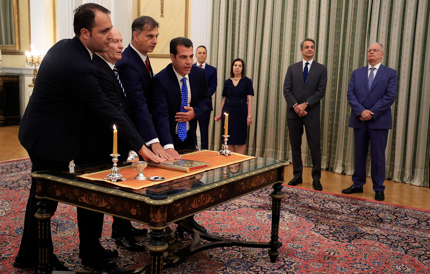 Δείτε LIVE την ορκωμοσία των νέων μελών της κυβέρνησης