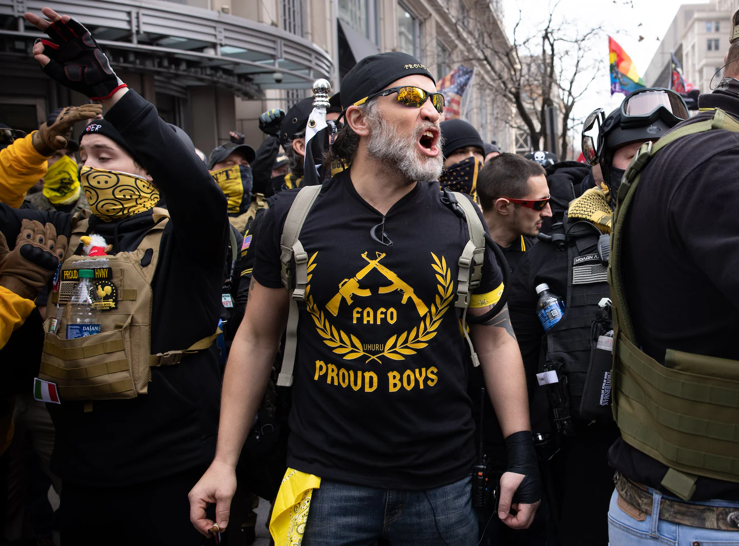 ΗΠΑ: Πέντε στελέχη της Proud Boys που είχαν εισβάλει στο Καπιτώλιο, ζητούν αποζημίωση 100 εκατ. δολαρίων από το κράτος