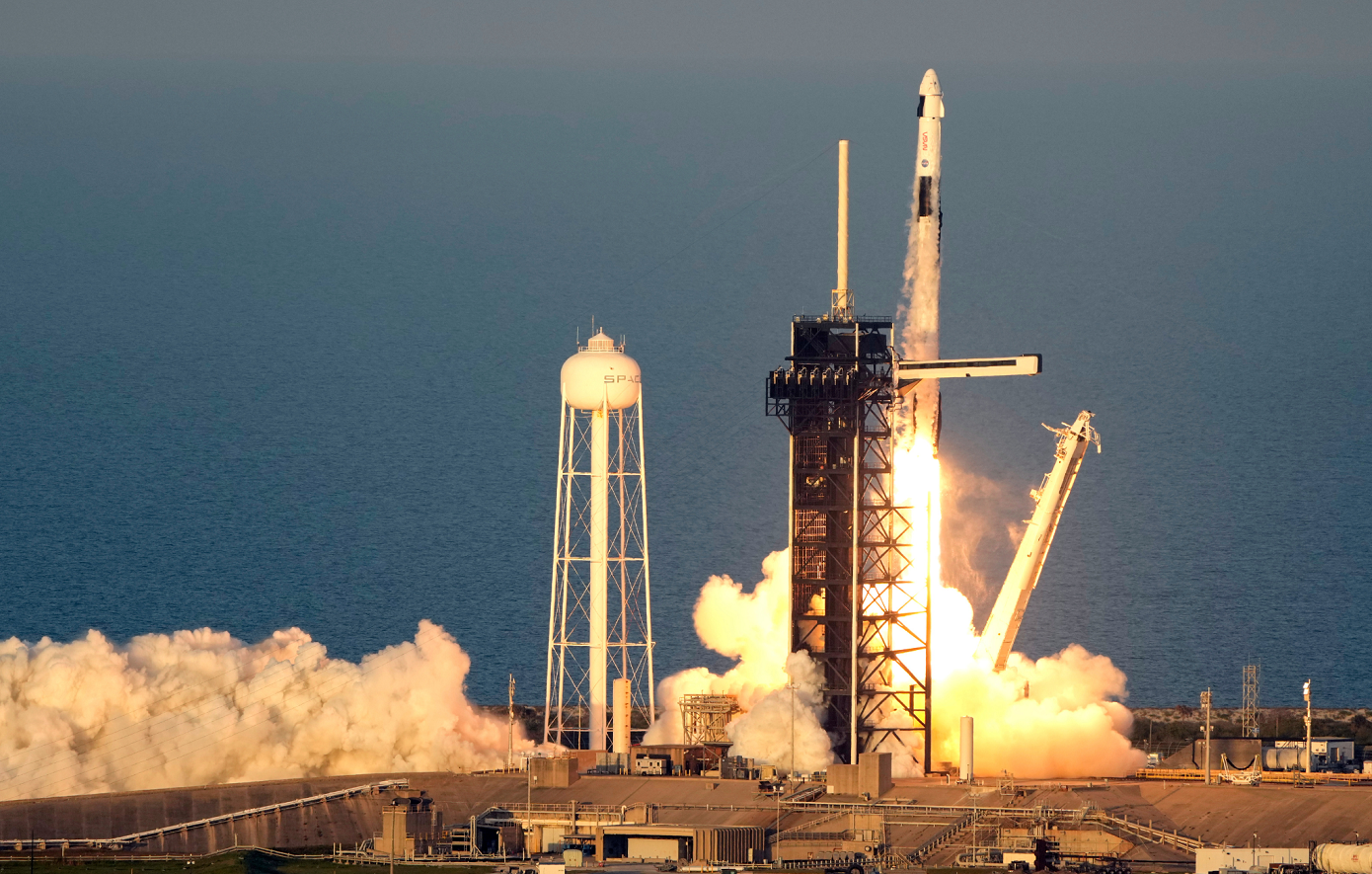 Πιέζουν τον Τραμπ να εθνικοποιήσει τη SpaceX ως απάντηση στις κατηγορίες του Έλον Μασκ