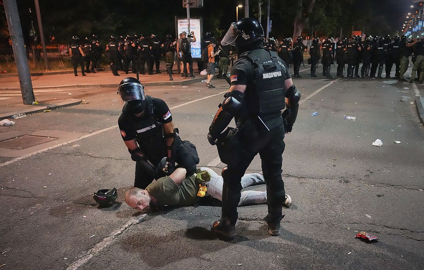 Σερβία: Αποκλεισμοί δρόμων σε μεγάλες πόλεις μετά τις συλλήψεις φοιτητών