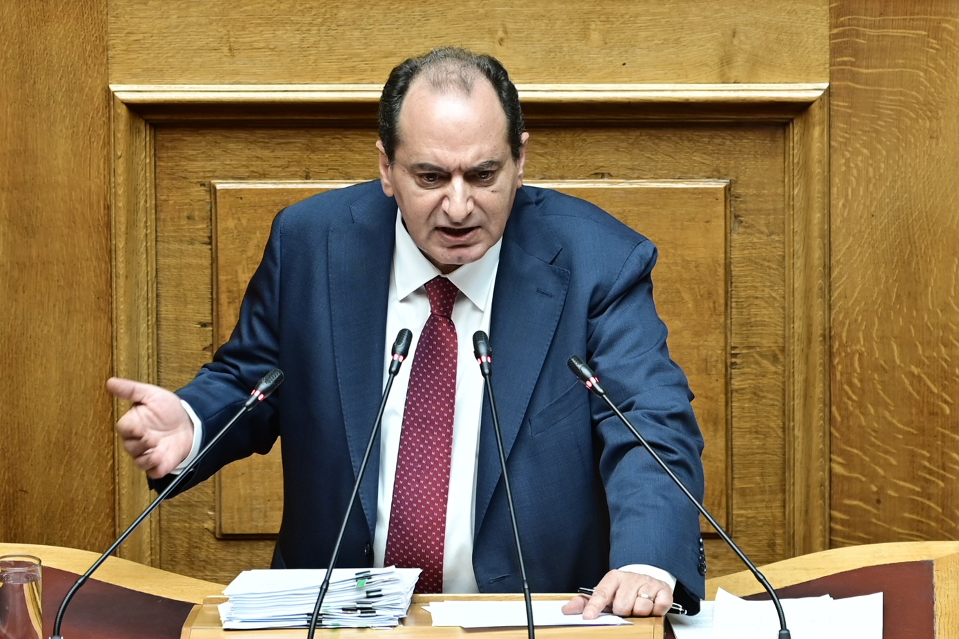 Σπίρτζης στη Βουλή: Αν ο σιδηρόδρομος το 2023 λειτουργούσε όπως το 2019 δεν θα είχαμε τα θύματα στα Τέμπη