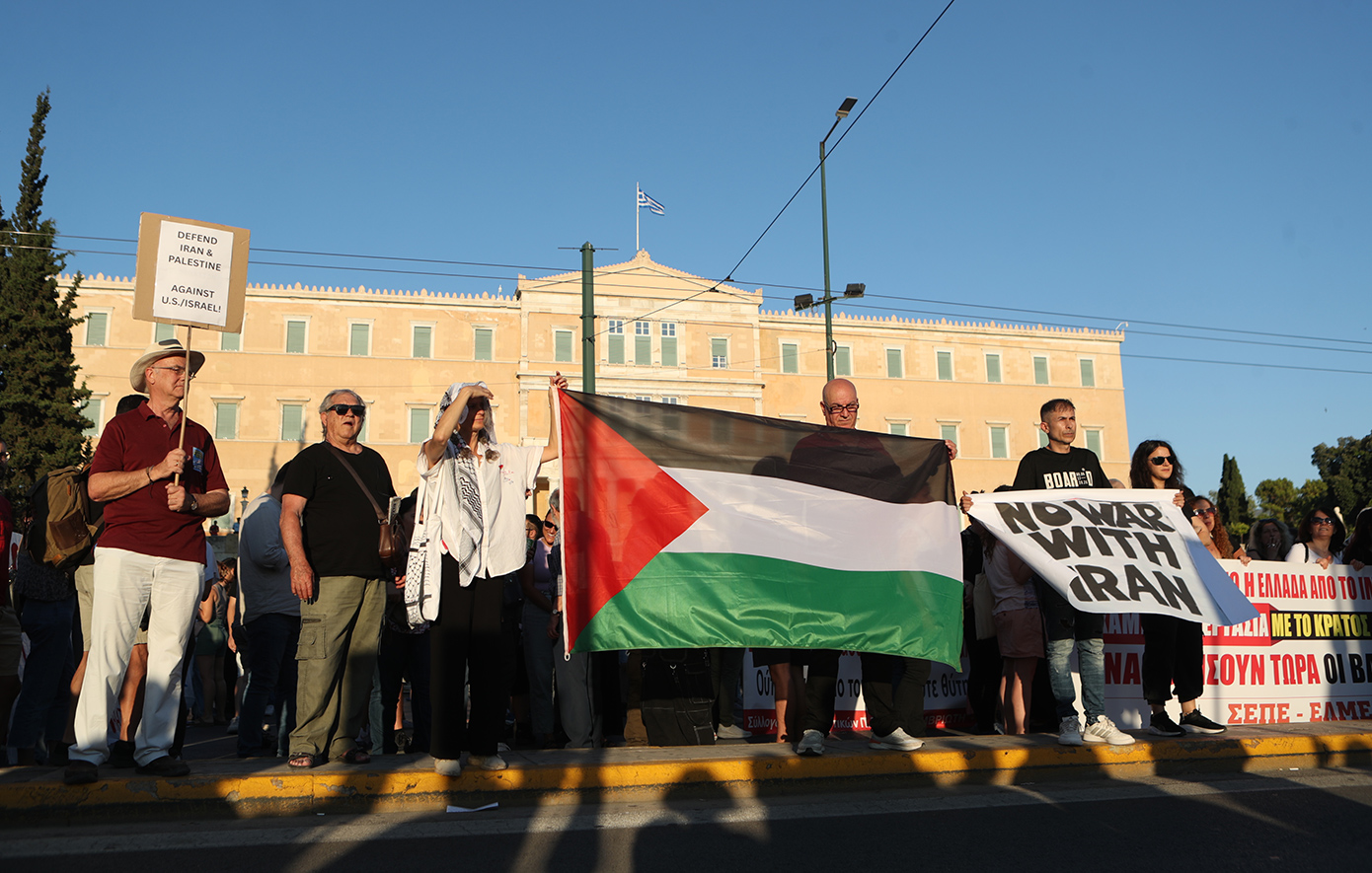 Αντιπολεμικό συλλαλητήριο του ΠΑΜΕ στην Αθήνα