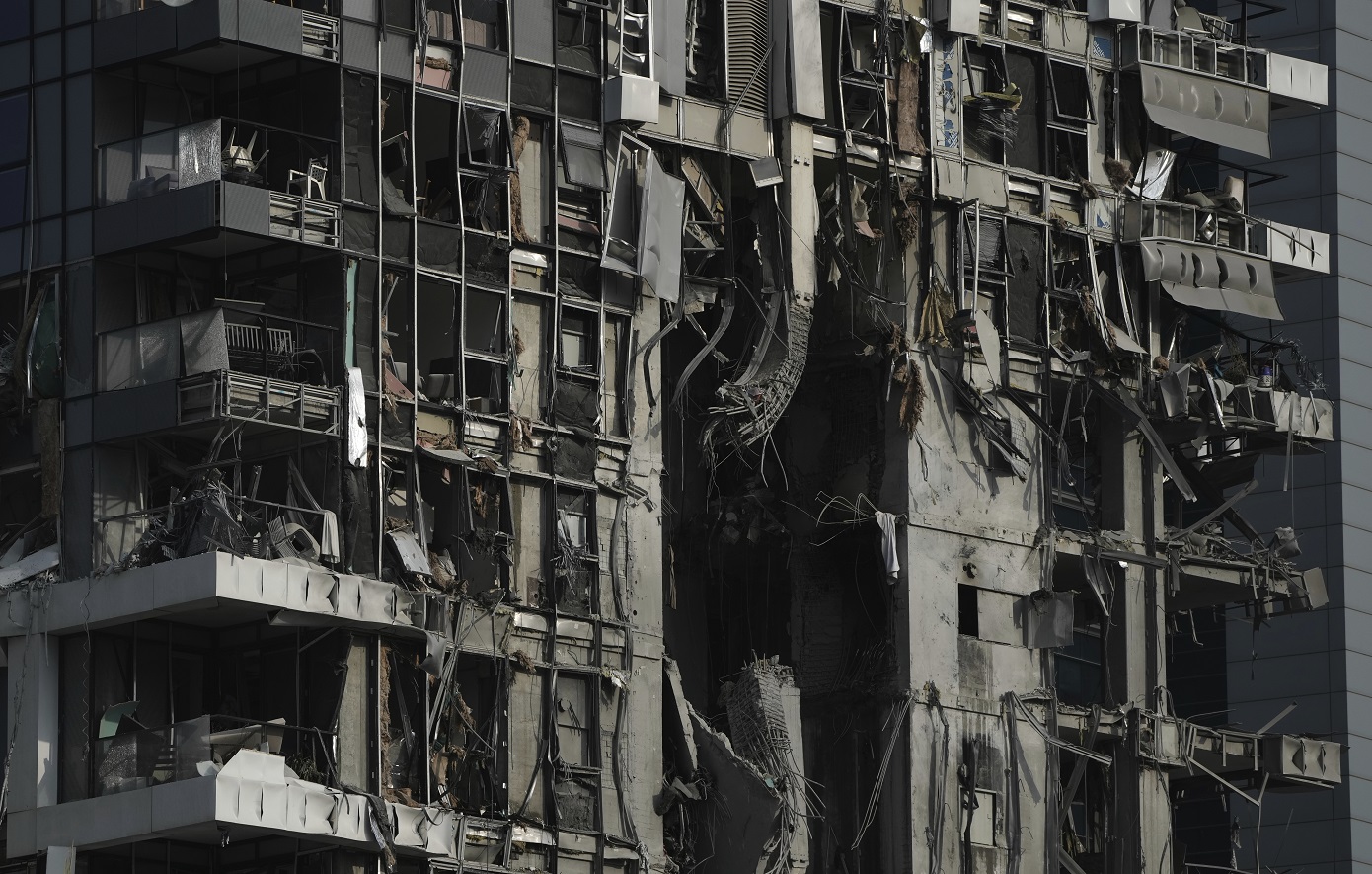 Δύο νεκροί και 19 τραυματίες από την αντεπίθεση του Ιράν στο Ισραήλ: «Η σύγκρουση θα εξαπλωθεί» &#8211; Λεπτό προς λεπτό οι εξελίξεις