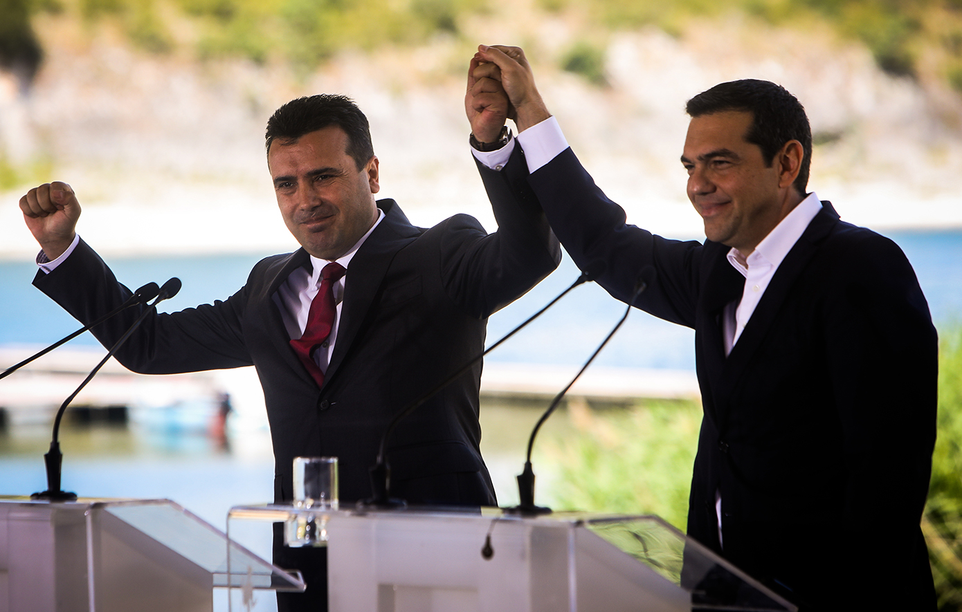 Σαν σήμερα 17 Ιουνίου: Τσίπρας και Ζάεφ υπογράφουν τη Συμφωνία των Πρεσπών και η ΠΓΔΜ γίνεται «Δημοκρατία της Βόρειας Μακεδονίας»