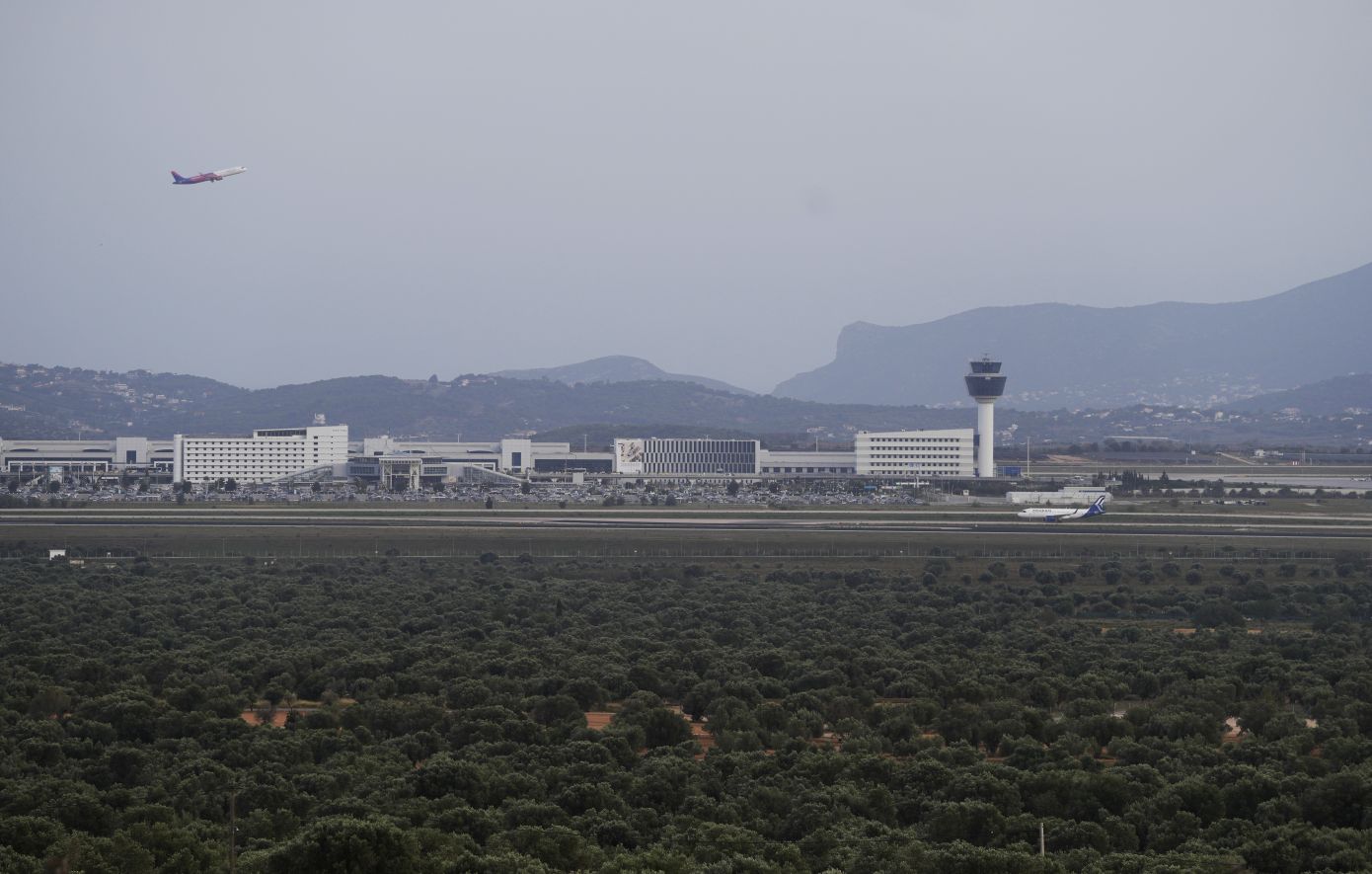Καθυστερούν οι πτήσεις στο «Ελ. Βενιζέλος» λόγω στάσης αναμονής που τηρούν οι ελεγκτές εναέριας κυκλοφορίας