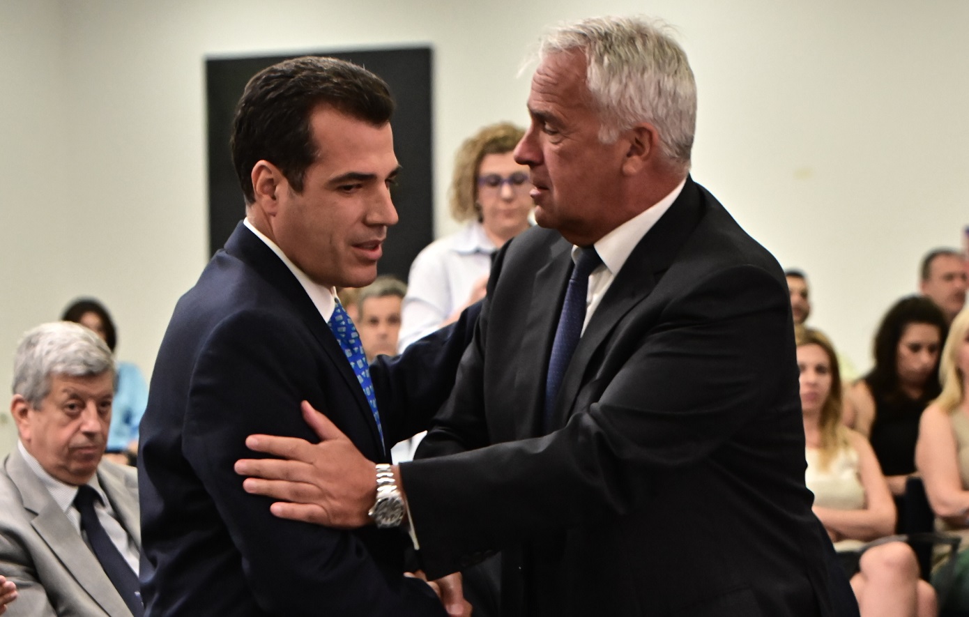 Βορίδης: Μεγάλη χαρά που παραδίδω σε συναγωνιστή &#8211; Πλεύρης: Αν κάποιος έπρεπε να διαδεχτεί τον Μάκη, καλό θα ήταν να είμαι εγώ