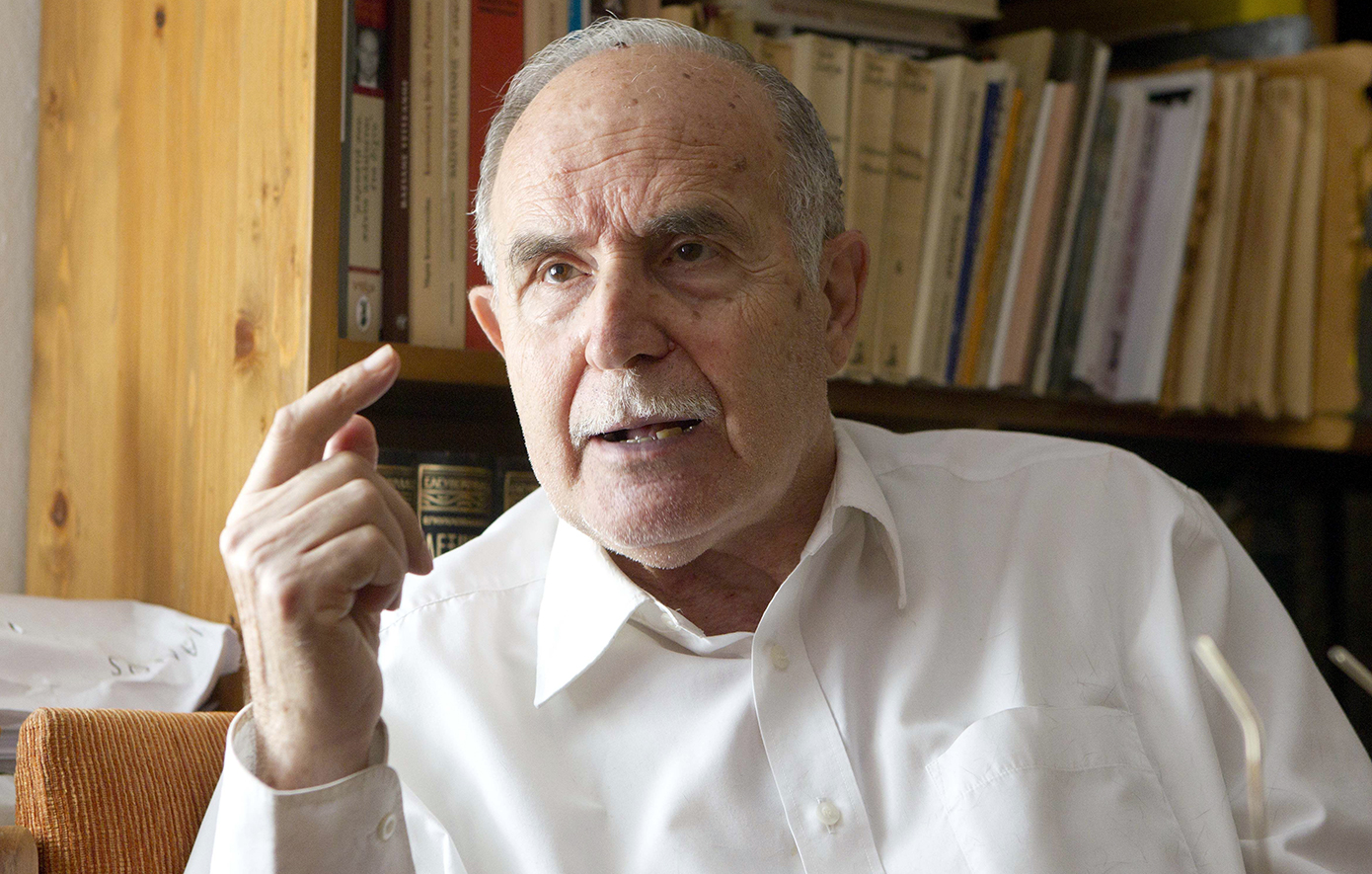 Ο Ντίνος Χριστιανόπουλος μεταφέρεται μετά θάνατον στη Θέρμη, στα Κοιμητήρια της Ευαγγελίστριας