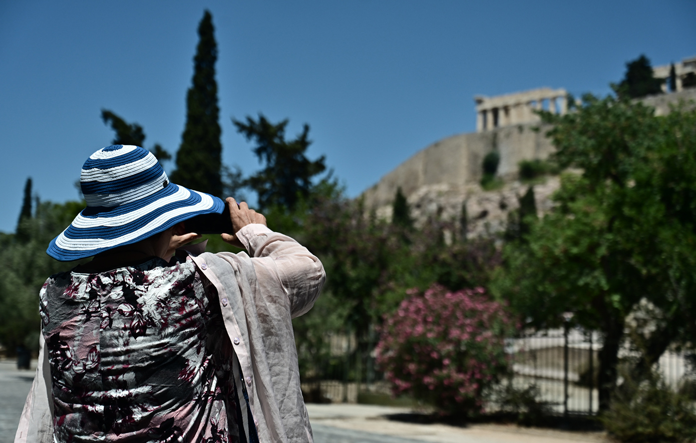 Με 39άρια «έκανε ποδαρικό» ο καύσωνας – Ποιες περιοχές θα «λιώσουν» την Πέμπτη