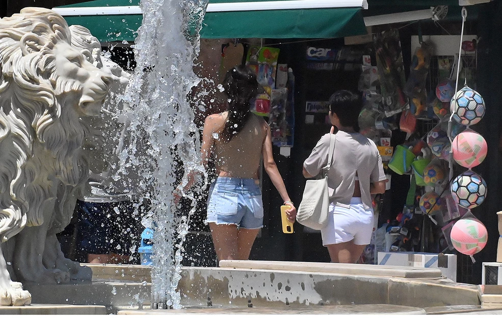 Επιμένει το κύμα ζέστης: Πάνω από 37°C σε αρκετές περιοχές – Η πρόγνωση για την Πέμπτη