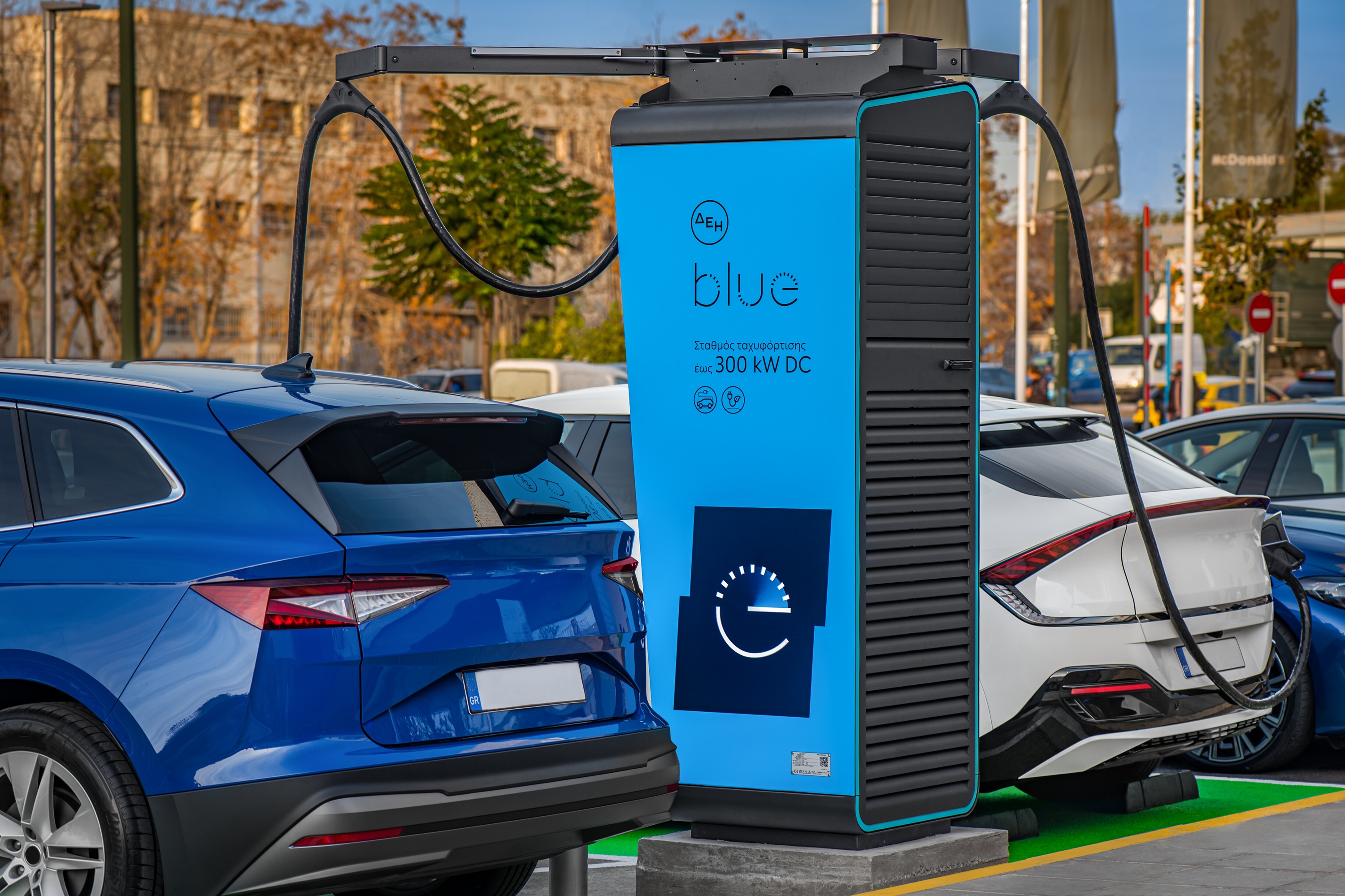 ΔΕΗ blue: Ευρωπαϊκή χρηματοδότηση για εγκατάσταση σημείων ταχυφόρτισης σε Ελλάδα και Ρουμανία