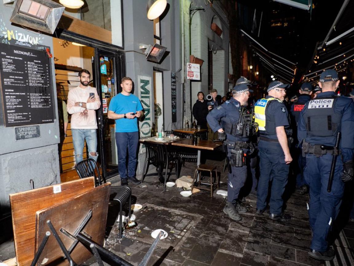 Αυστραλία: Άγνωστος επιχείρησε να βάλει φωτιά σε συναγωγή στη Μελβούρνη – Κινδύνεψαν είκοσι άτομα