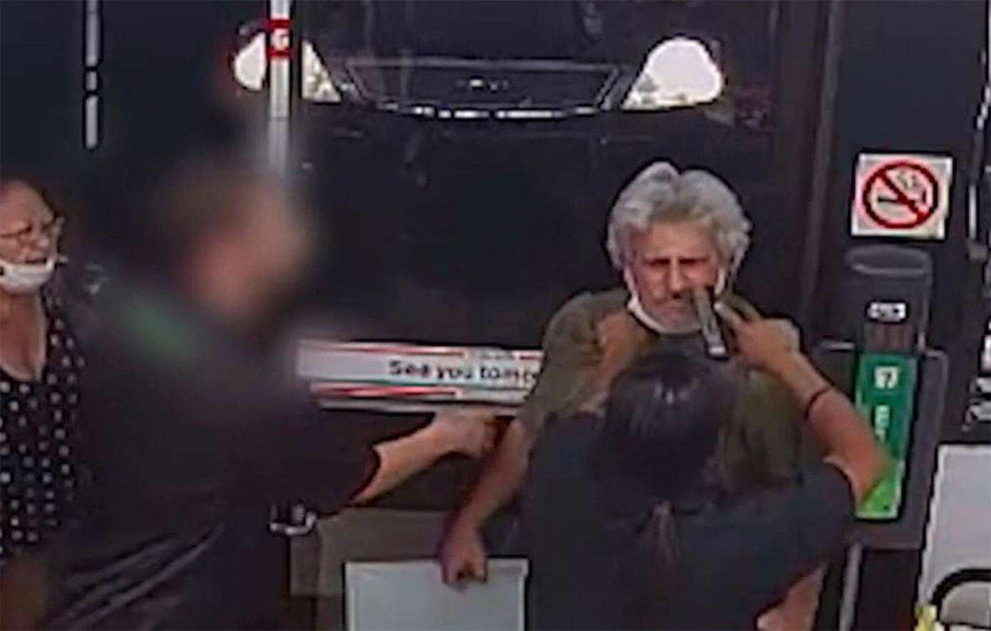 Σεκιούριτι εκτέλεσε πελάτη που παρέκαμψε την ουρά σε παντοπωλείο – Έβαλε το όπλο στο κεφάλι του