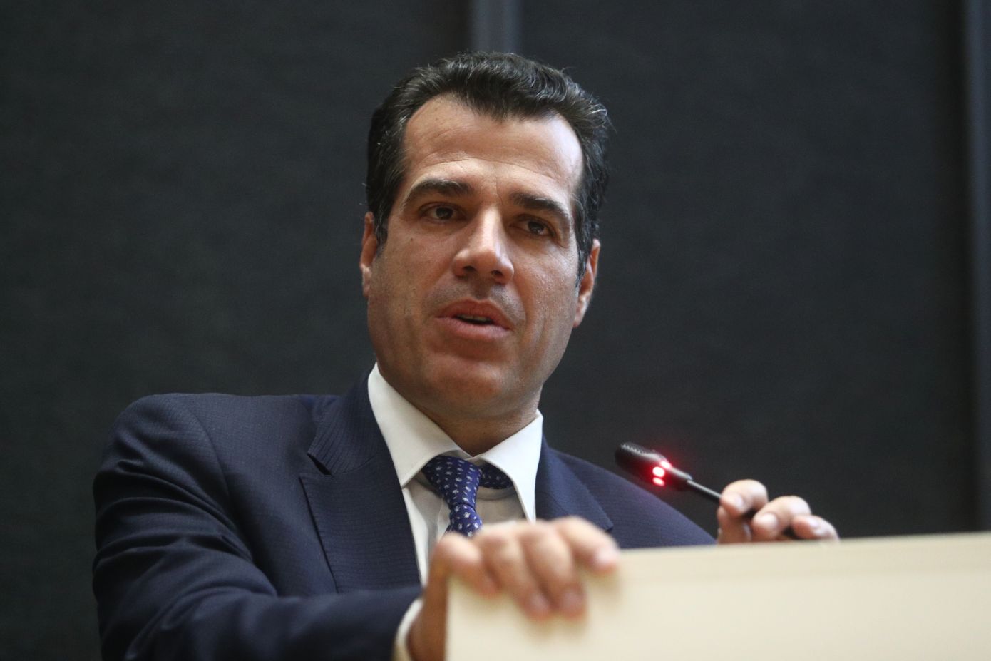 Πλεύρης για μεταναστευτικό: Δραστική μείωση των επιδομάτων στους αλλοδαπούς &#8211; Θα επανεξεταστεί μέχρι και το μενού στις δομές