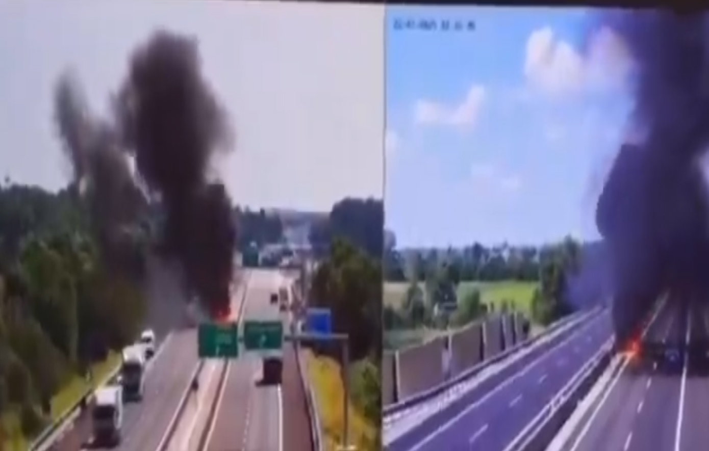 Διθέσιο αεροσκάφος συνετρίβη σε αυτοκινητόδρομο έξω από την Μπρέσια &#8211; Νεκροί οι δυο επιβαίνοντες