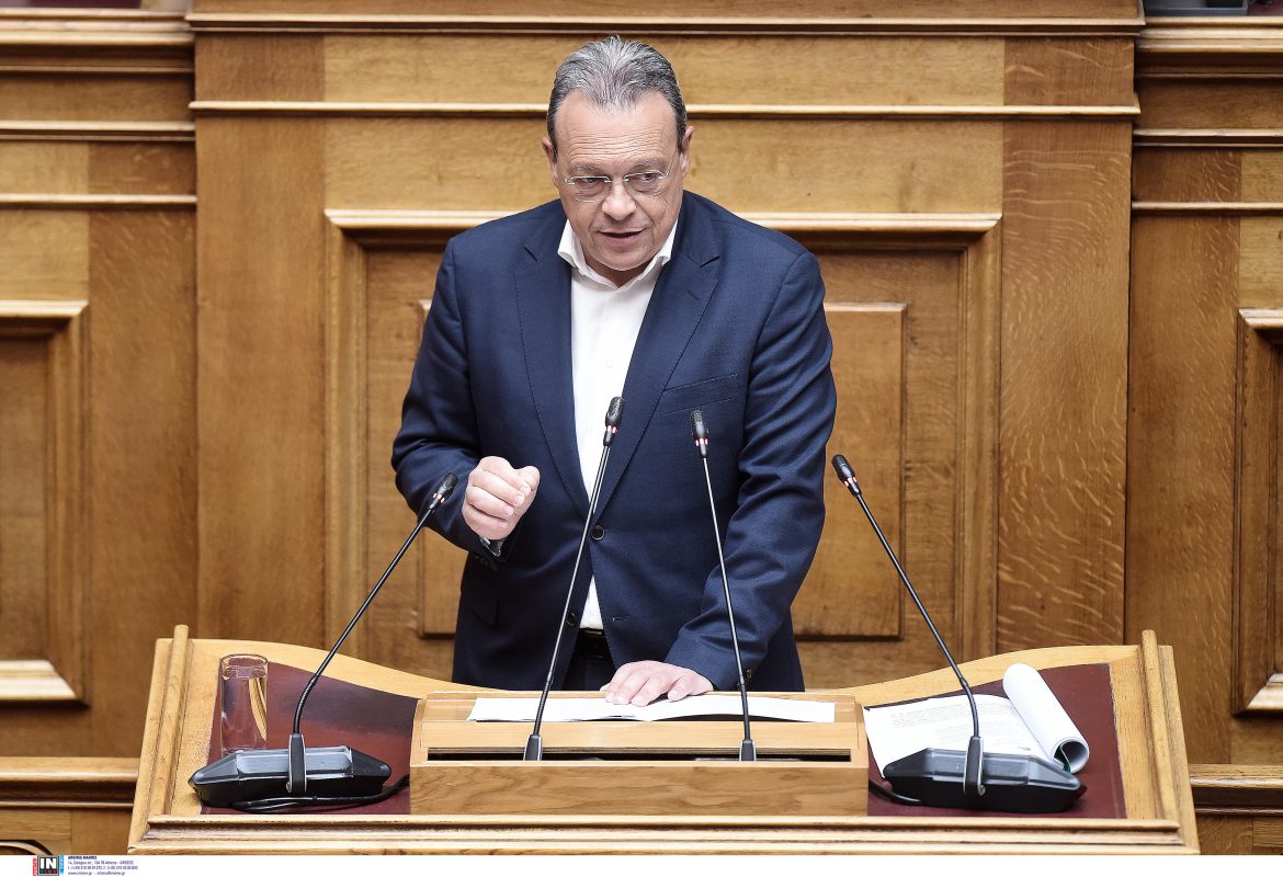 Φάμελλος: Να ψηφίσετε την πρόταση της προανακριτικής αν δεν έχετε τίποτα να κρύψετε
