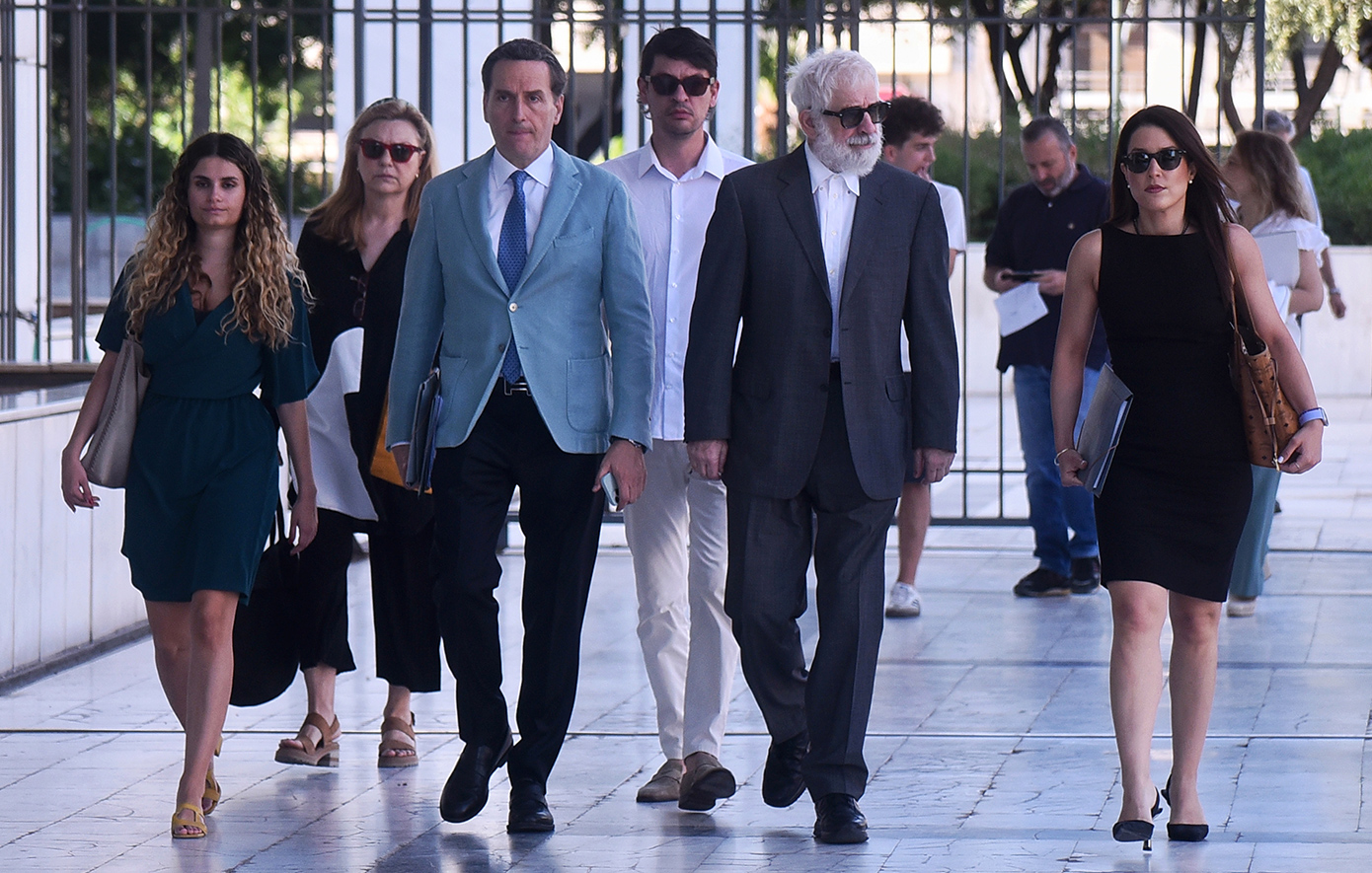 Μιχάλης Δημητρακόπουλος: Ο Πέτρος Φιλιππίδης δέχεται προτάσεις που τον συγκινούν αλλά προτεραιότητά του είναι η δικαίωση