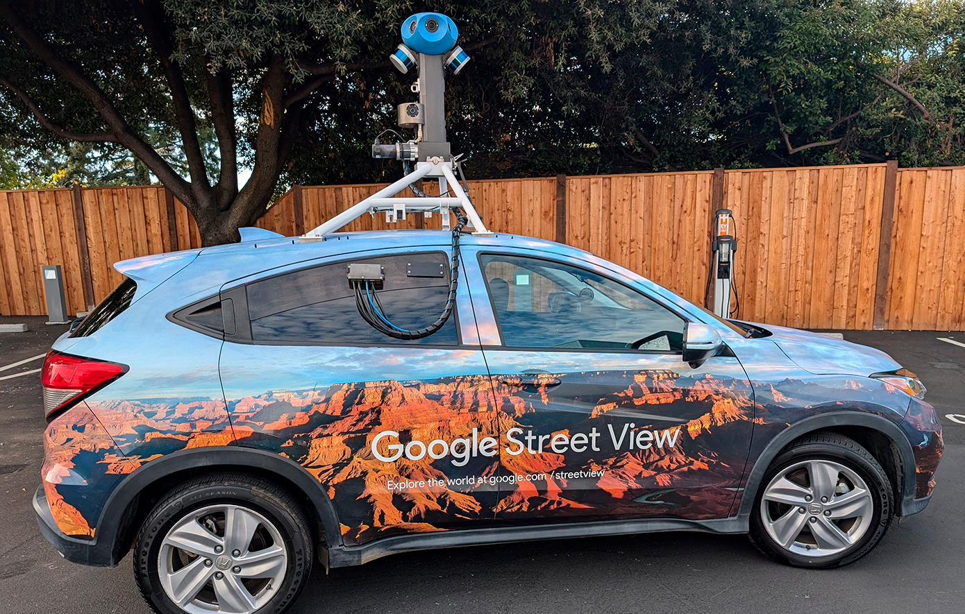 Η Google θα αποζημιώσει έναν άνδρα επειδή τον φωτογράφισε γυμνό στην αυλή του σπιτιού του για τους χάρτες της