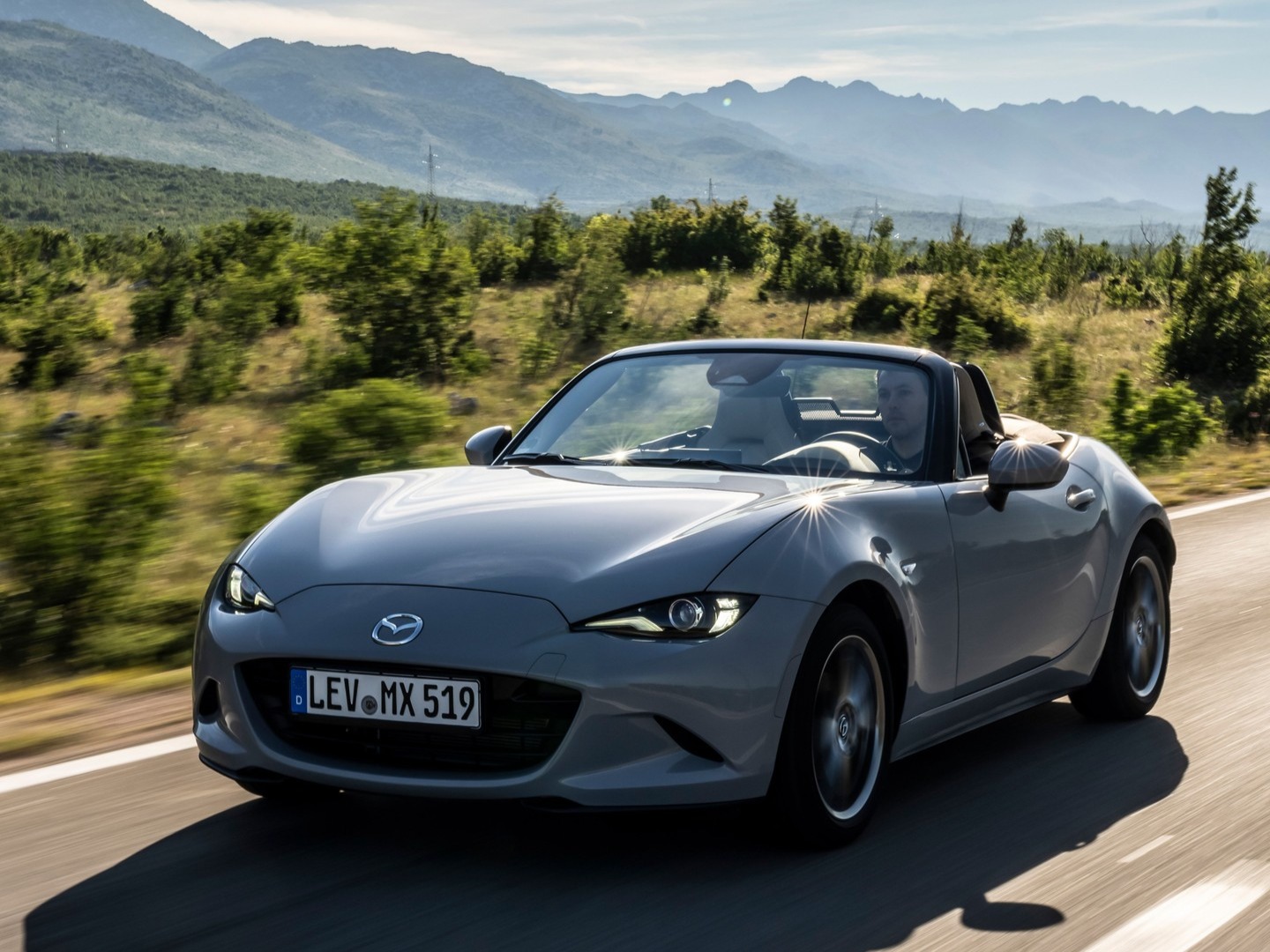 Το Mazda MX-5 γιορτάζει 35 χρόνια οδηγικής απόλαυσης Το Mazda MX-5 γιορτάζει 35 χρόνια οδηγικής απόλαυσης
