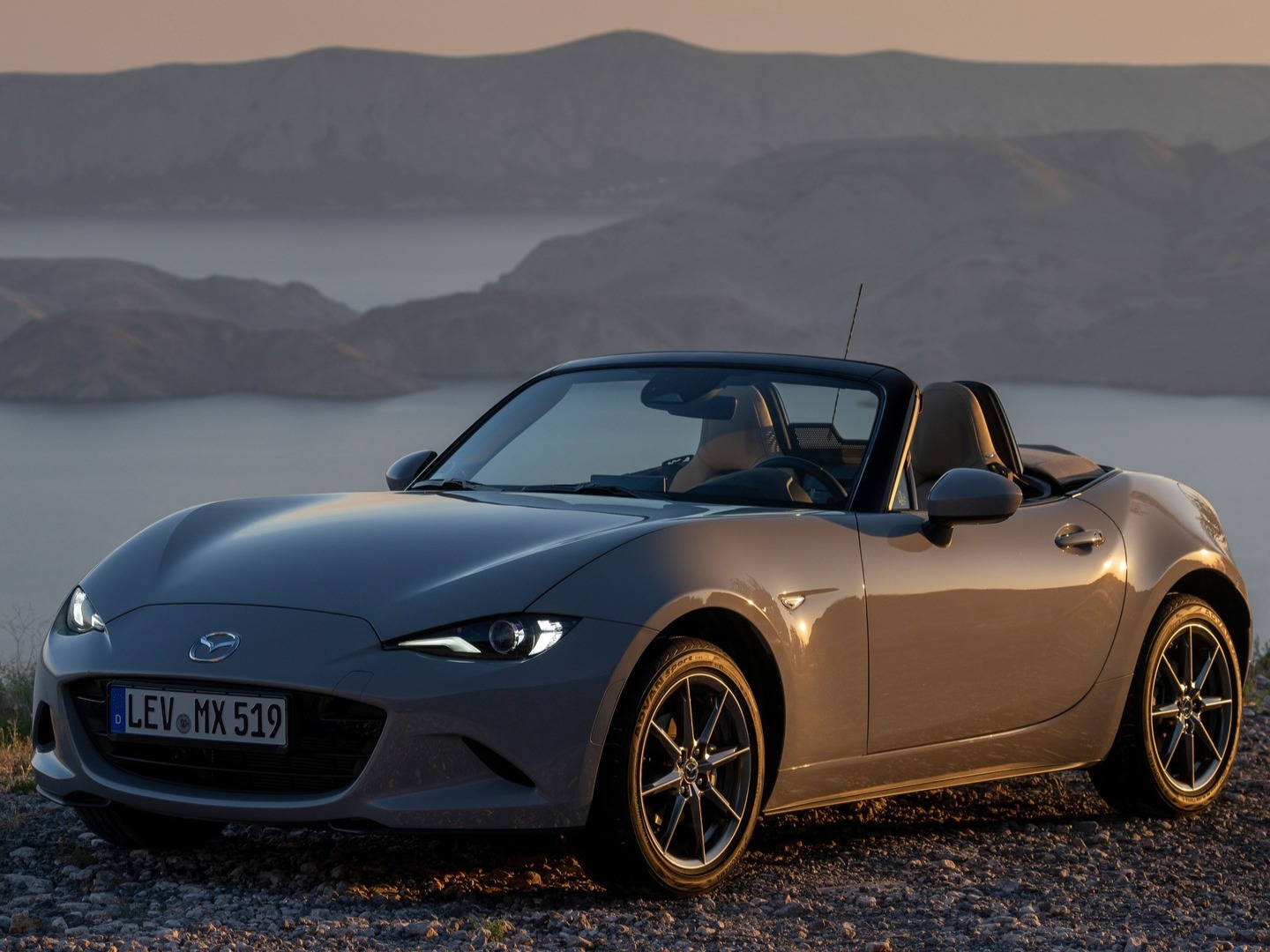Το Mazda MX-5 γιορτάζει 35 χρόνια οδηγικής απόλαυσης Το Mazda MX-5 γιορτάζει 35 χρόνια οδηγικής απόλαυσης