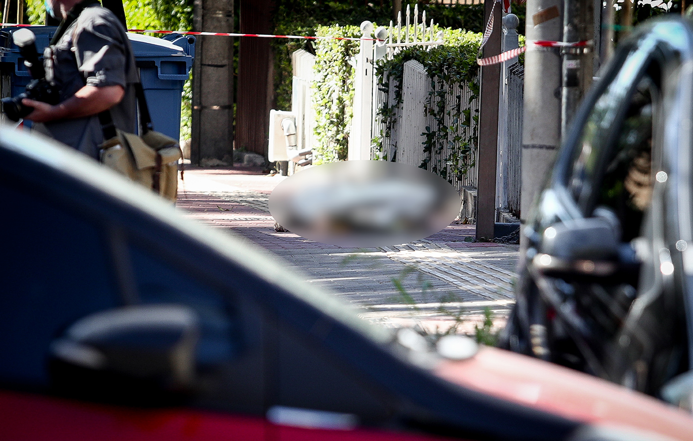 Δολοφονία στην Αγία Παρασκευή: Μυστήριο με την ταυτότητα του θύματος &#8211; «Έφαγε» 3 τρεις σφαίρες σε λαιμό και στέρνο