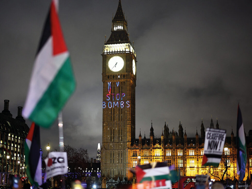 Βρετανός δικαστής επέτρεψε στην Palestine Action να προσφύγει κατά της απαγόρευσής της