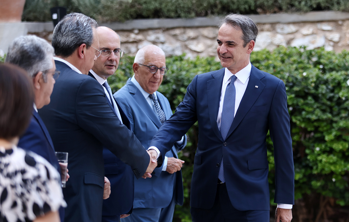 This image has an empty alt attribute; its file name is PROEDRIKO4-2.jpg This image has an empty alt attribute; its file name is PROEDRIKO4-2.jpg