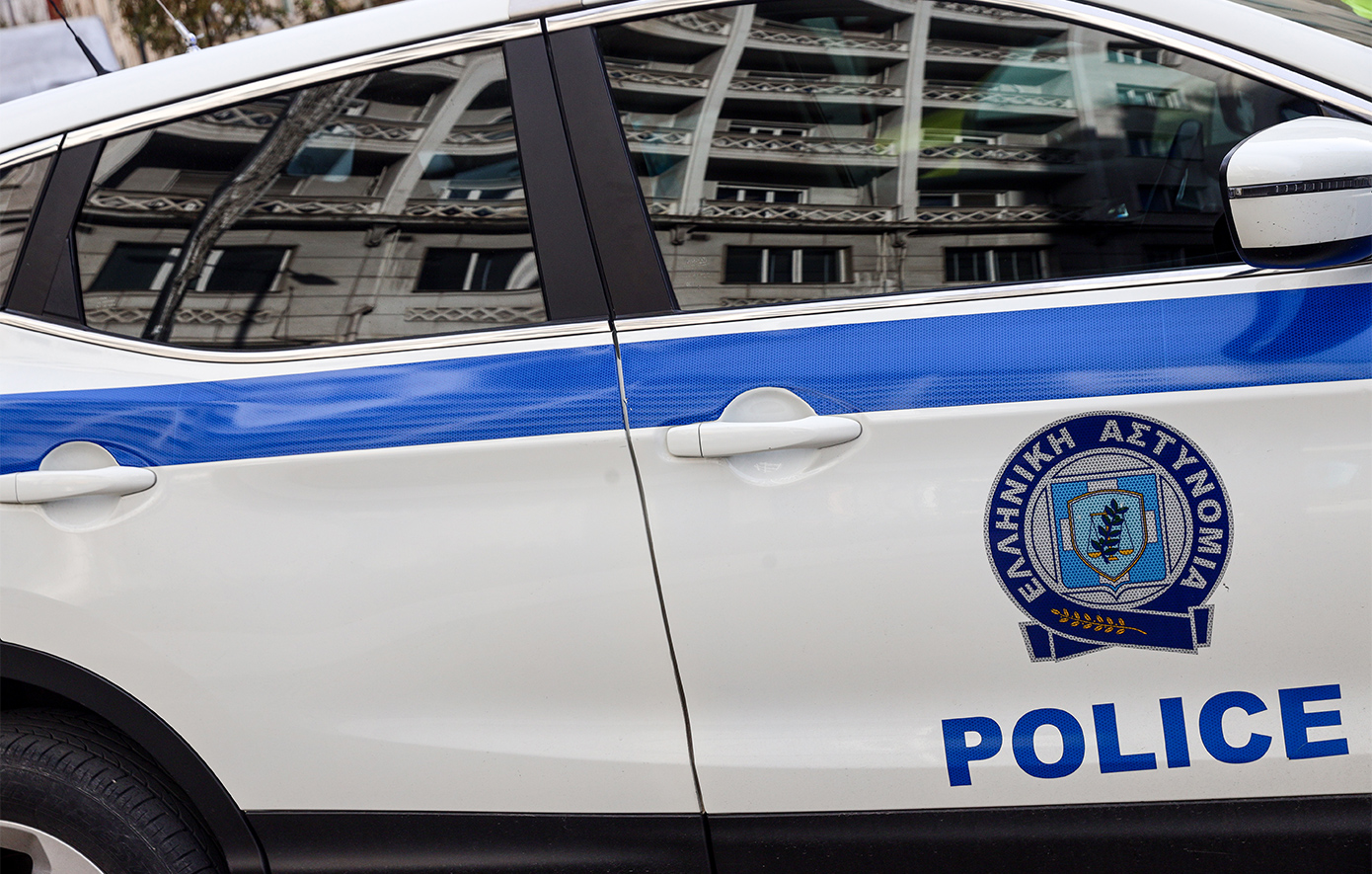Φρίκη στην Ηλεία: 29χρονος βρέθηκε νεκρός κάτω από παλέτες και τσίγκους