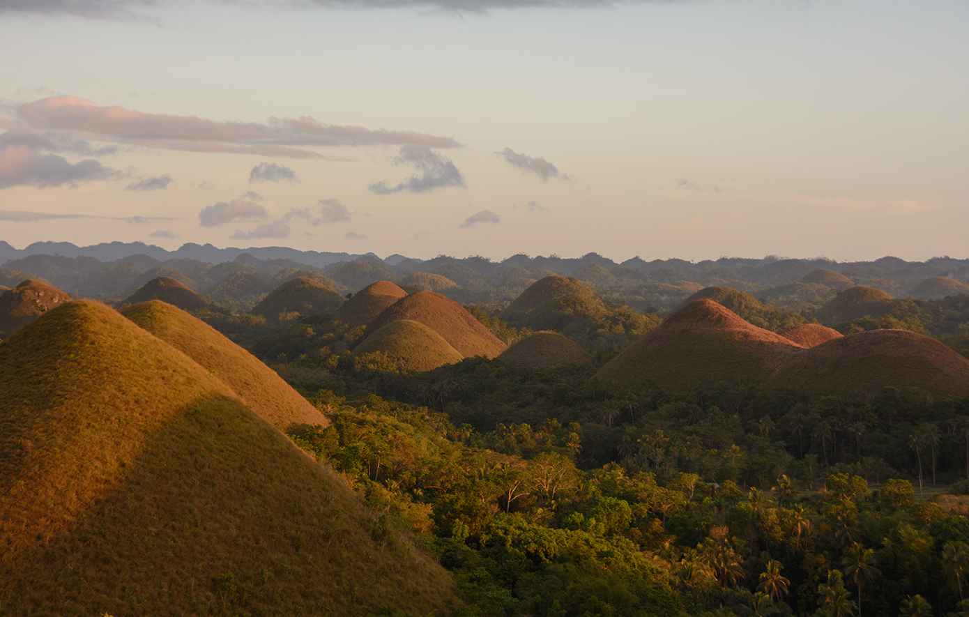 Οι «σοκολατένιοι» λόφοι του Μποχόλ, Φιλιππίνες