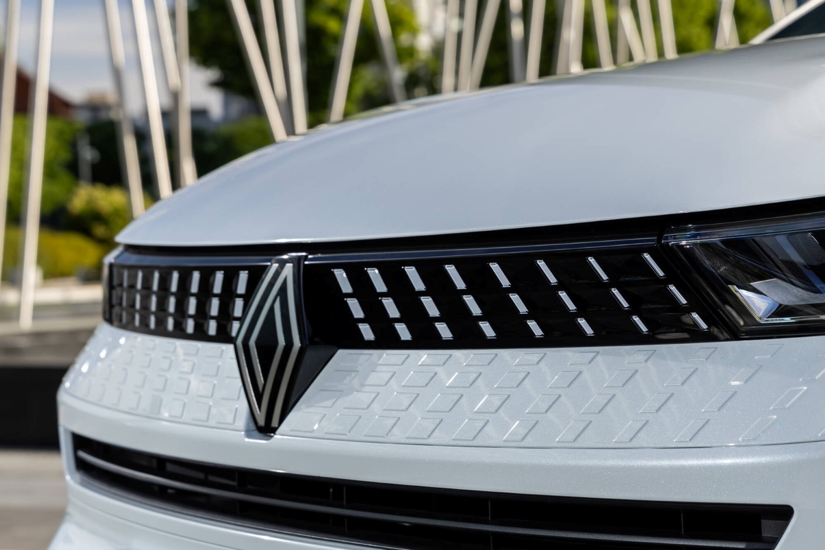 Renault Captur Full Hybrid E-Tech 160: Ανατρέπει τα δεδομένα