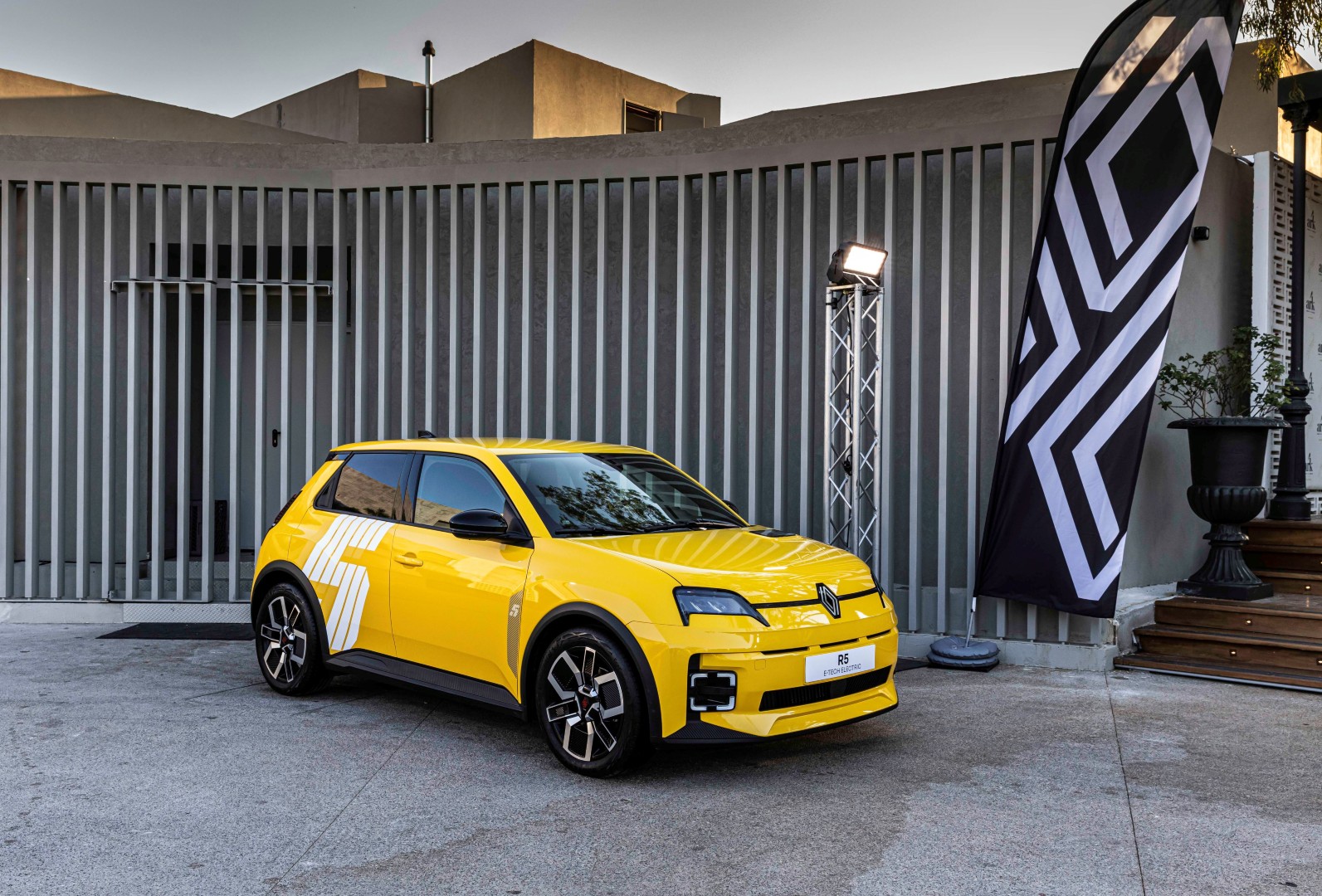 Νέα εποχή για Renault και Dacia στην Ελλάδα