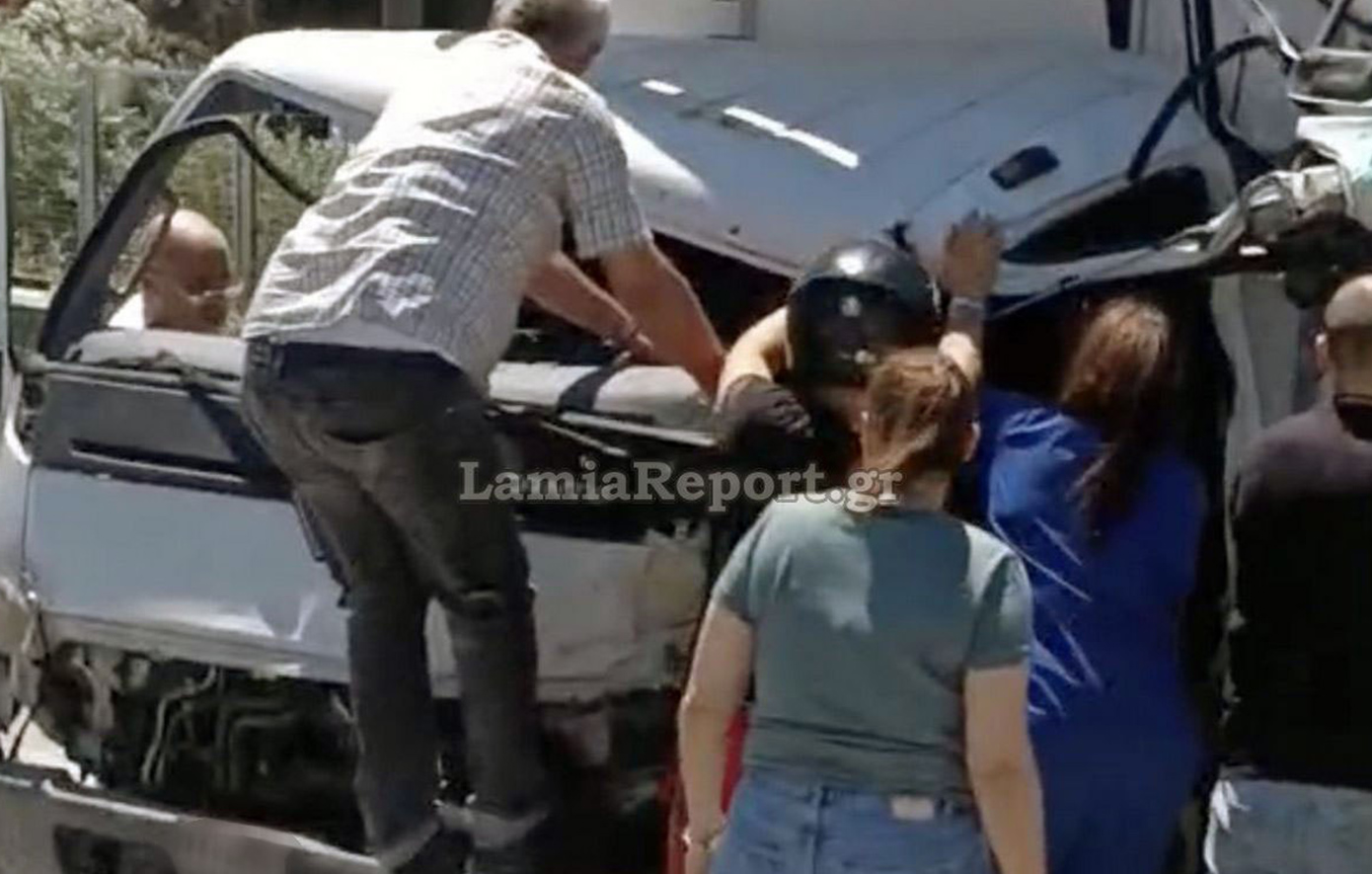 Βοιωτία: Σύγκρουση φορτηγών με εγκλωβισμό οδηγού &#8211; Βίντεο