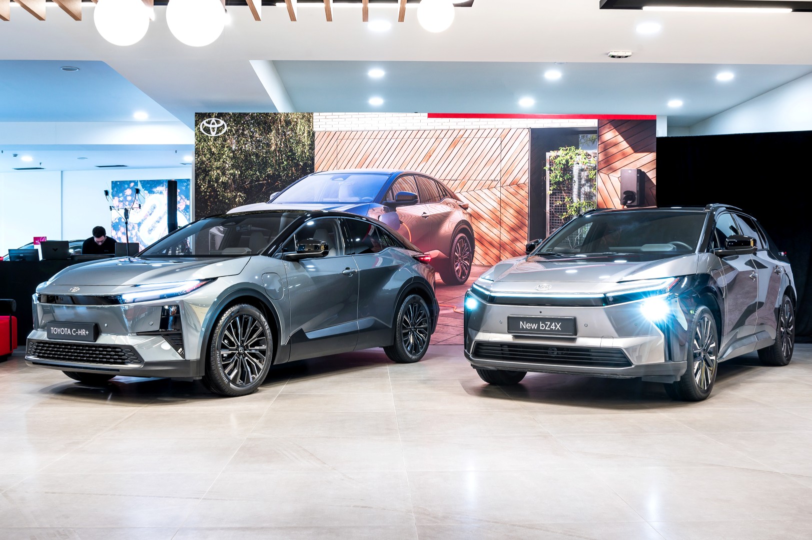 Στην Ελλάδα τα νέα αμιγώς ηλεκτρικά μοντέλα της Toyota