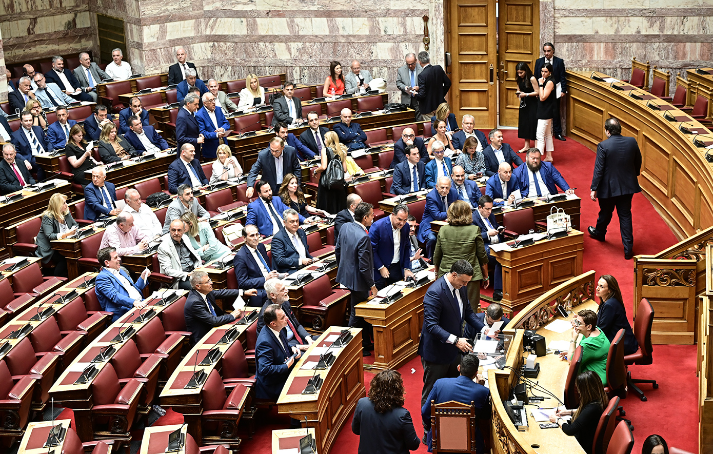 Παραπέμπεται στο δικαστικό συμβούλιο ο Κώστας Αχ. Καραμανλής για τα Τέμπη